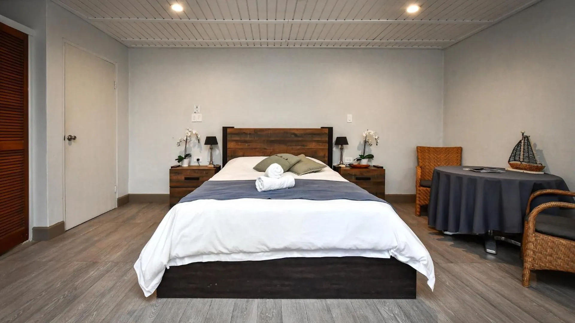 Aloe B&B Oranjestad Bed & Breakfast