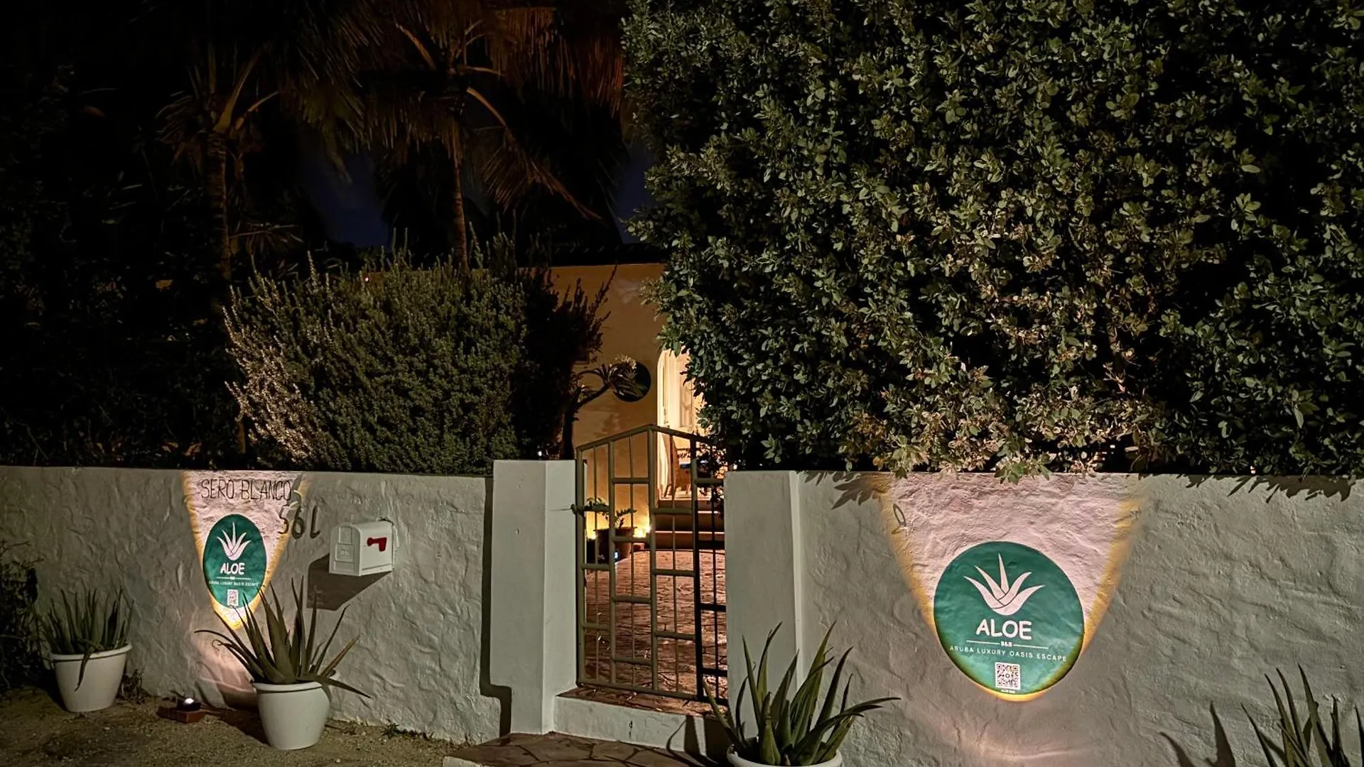 Aloe B&B Oranjestad Bed & Breakfast